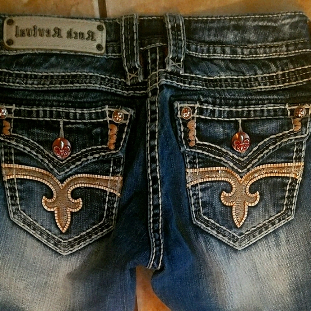 💗Rock Revival💗 distressed  Angie Crop - Picture 4 of 8